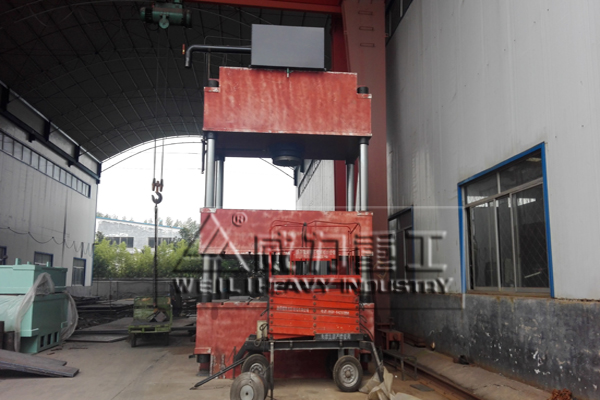 汽車(chē)遮陽(yáng)板液壓機(jī)
